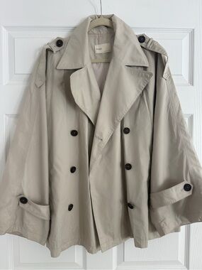 nap cropped trench coat, so cool!